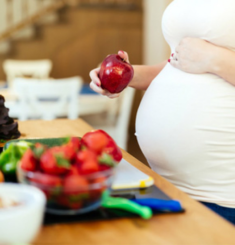 تغذیه در دوران بارداری 
