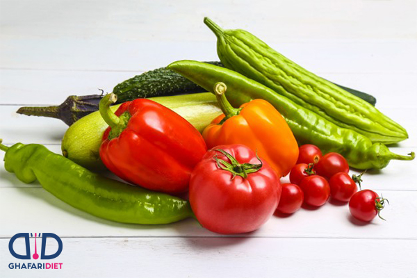 غذای رژیمی با بادمجون و گوجه